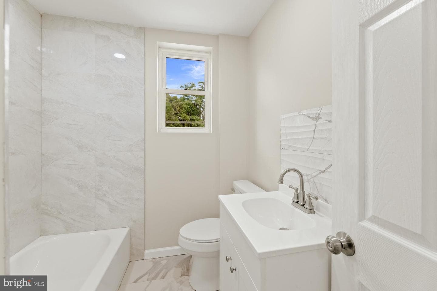 4354 Glendale St photo 14