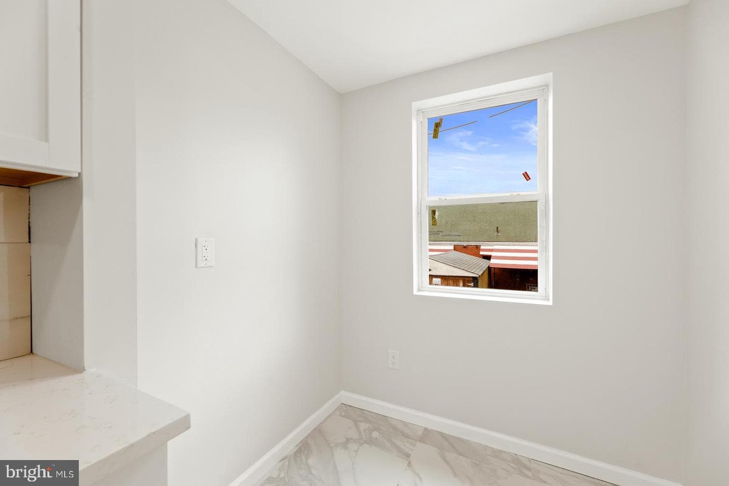 4354 Glendale St photo 11