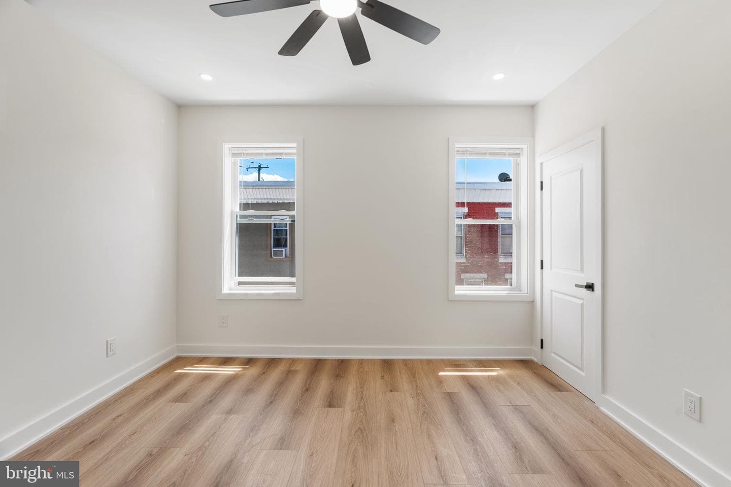 403 Daly Street photo 23