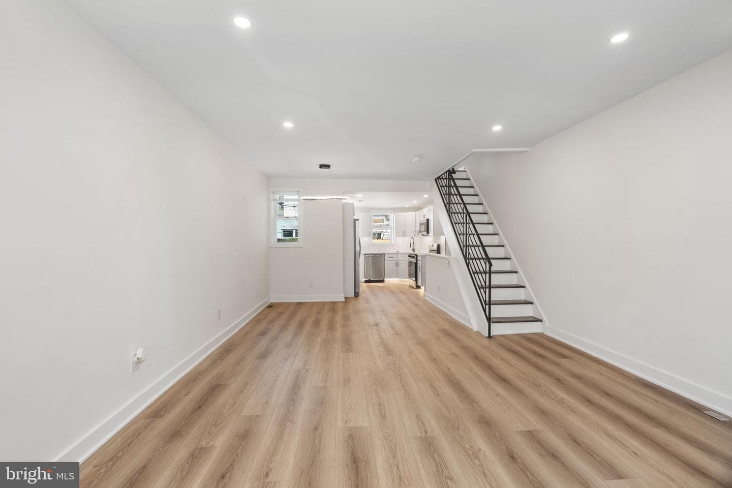 403 Daly Street photo 3