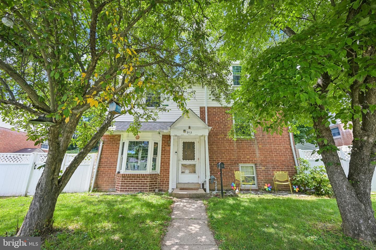 913 Lomond Lane photo 1