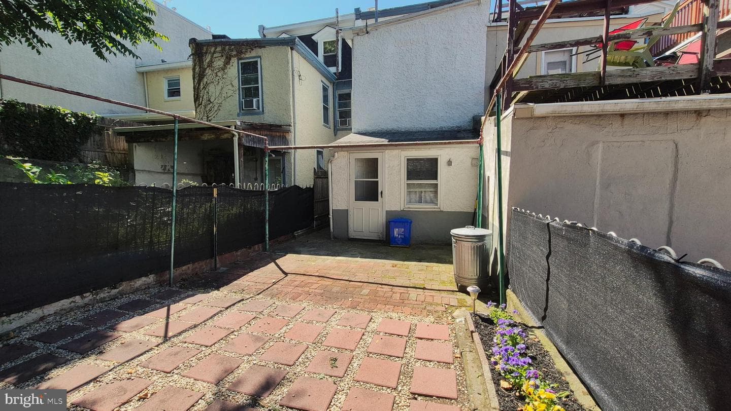 108 Seville Street photo 16