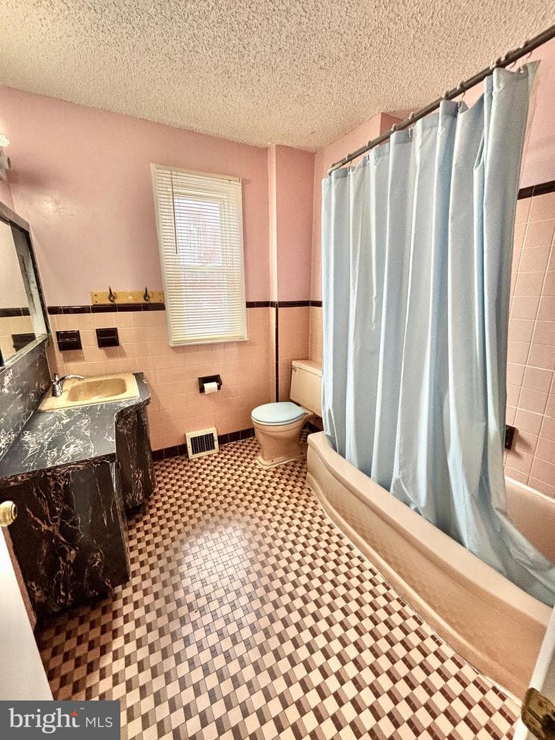 1827 Arnold Street photo 33