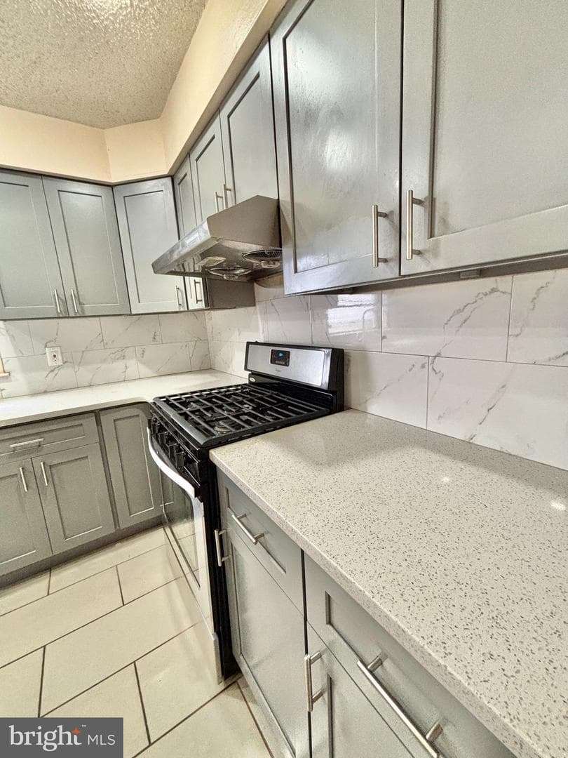 1827 Arnold Street photo 9