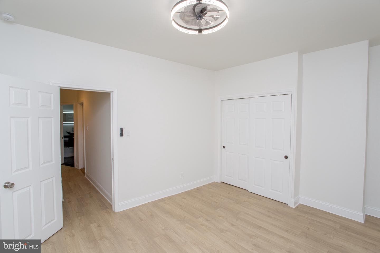 415 N Hobart Street photo 14