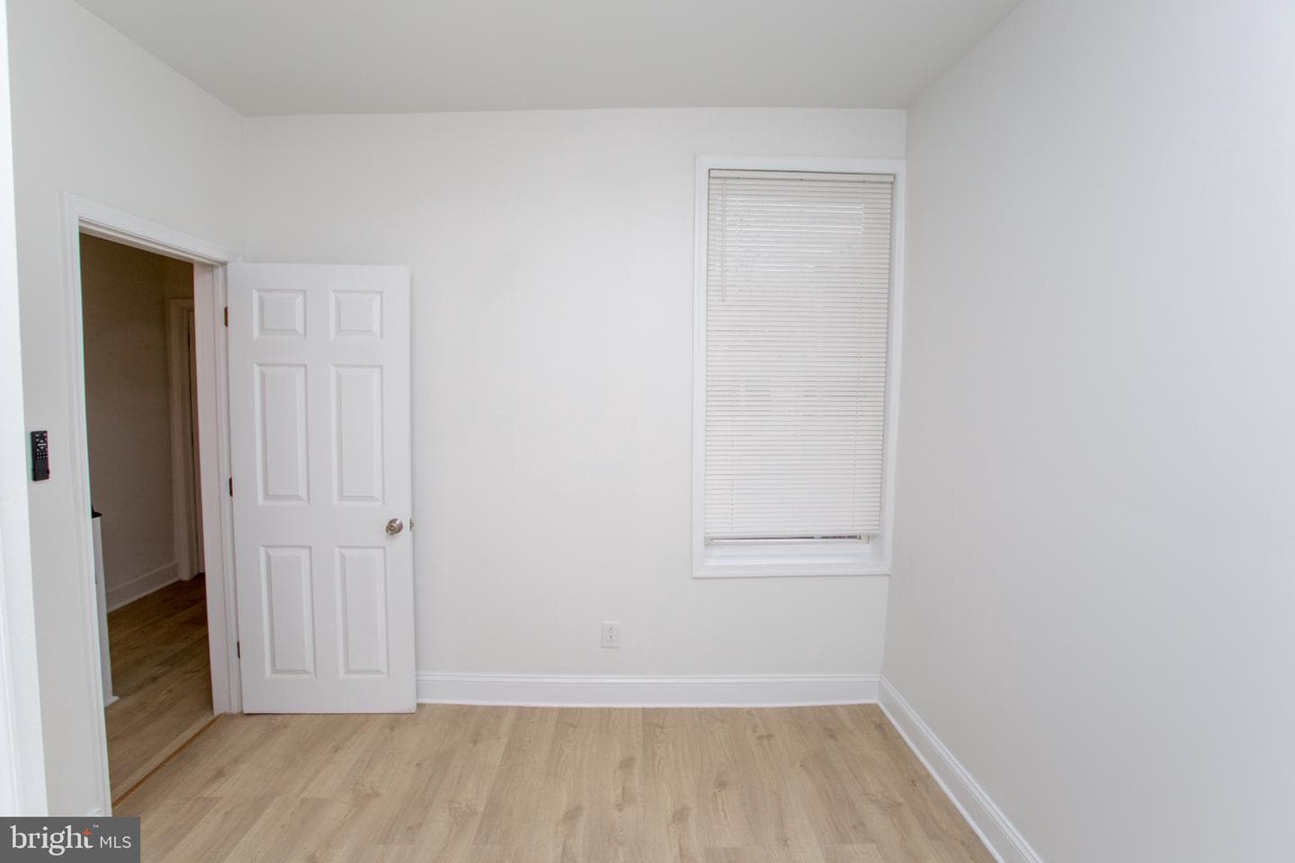 415 N Hobart Street photo 18