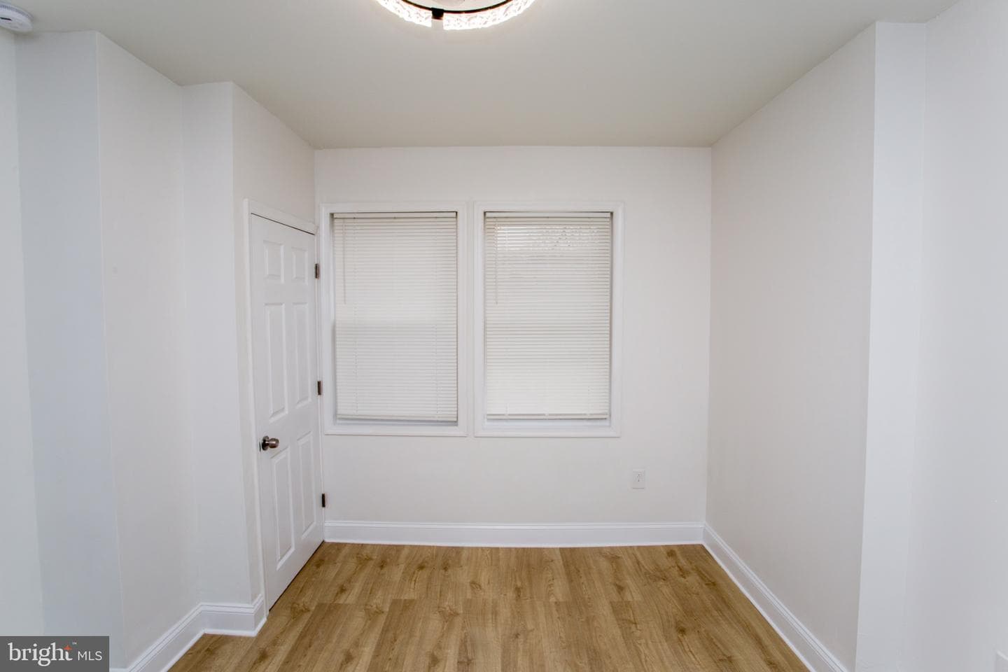 415 N Hobart Street photo 19