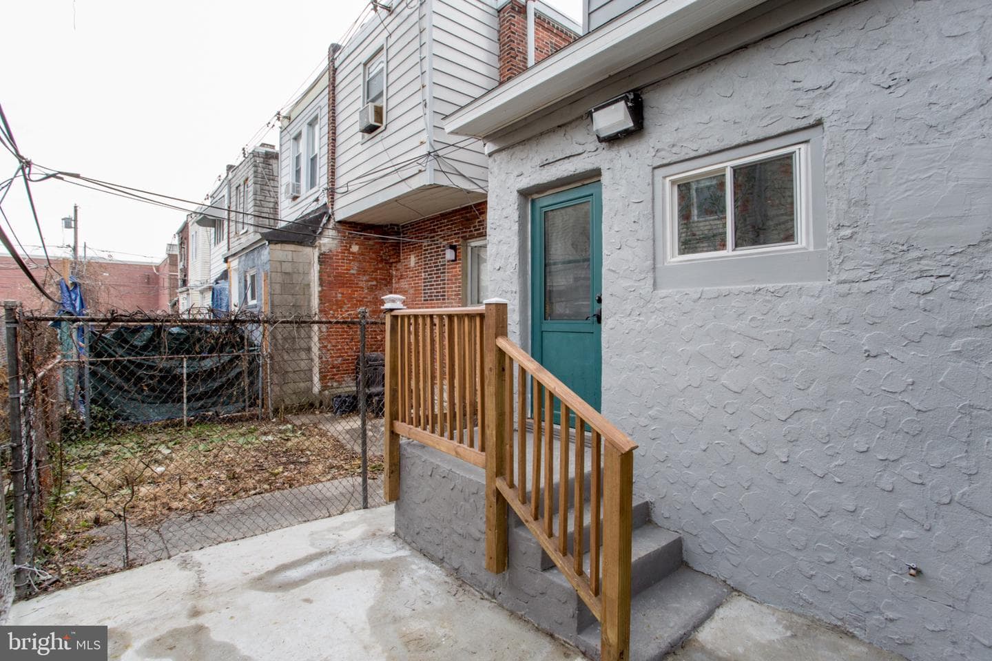 415 N Hobart Street photo 22