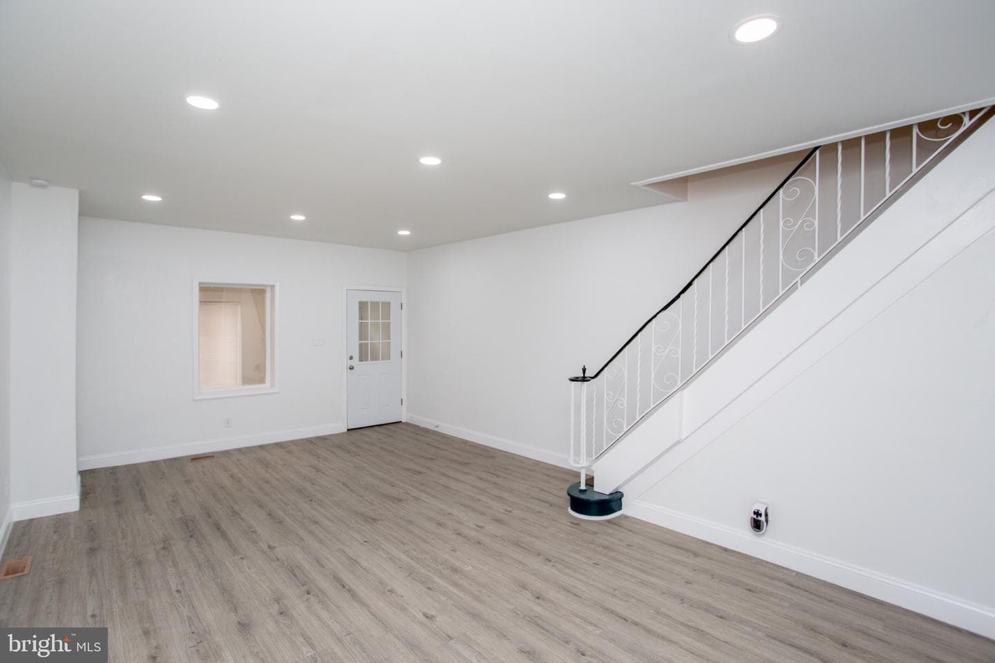 415 N Hobart Street photo 6