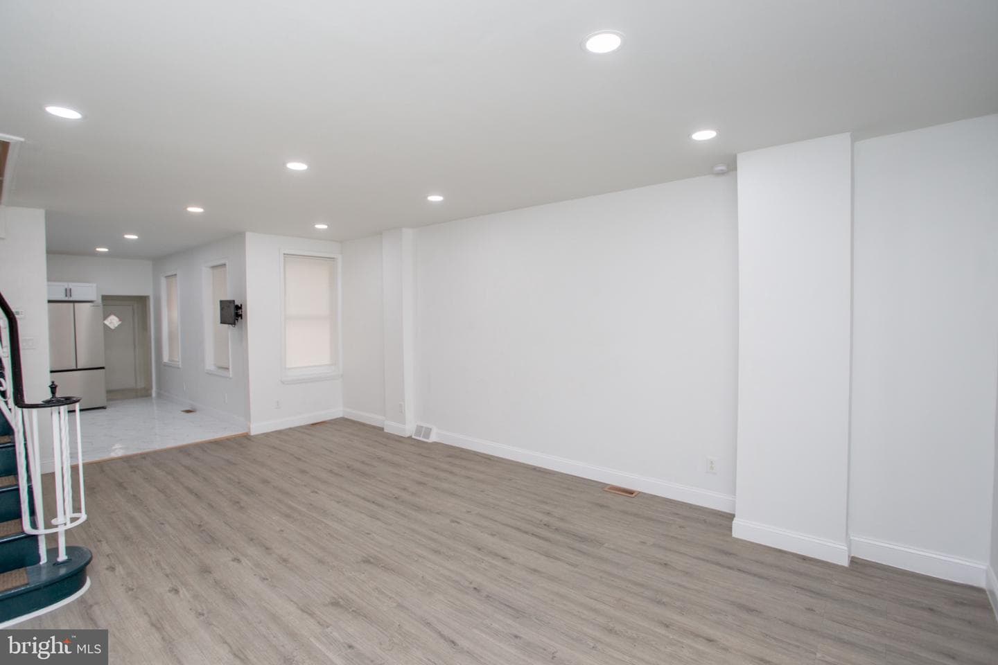 415 N Hobart Street photo 7