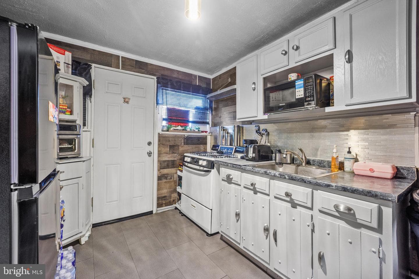 3044 Rosehill Street photo 6