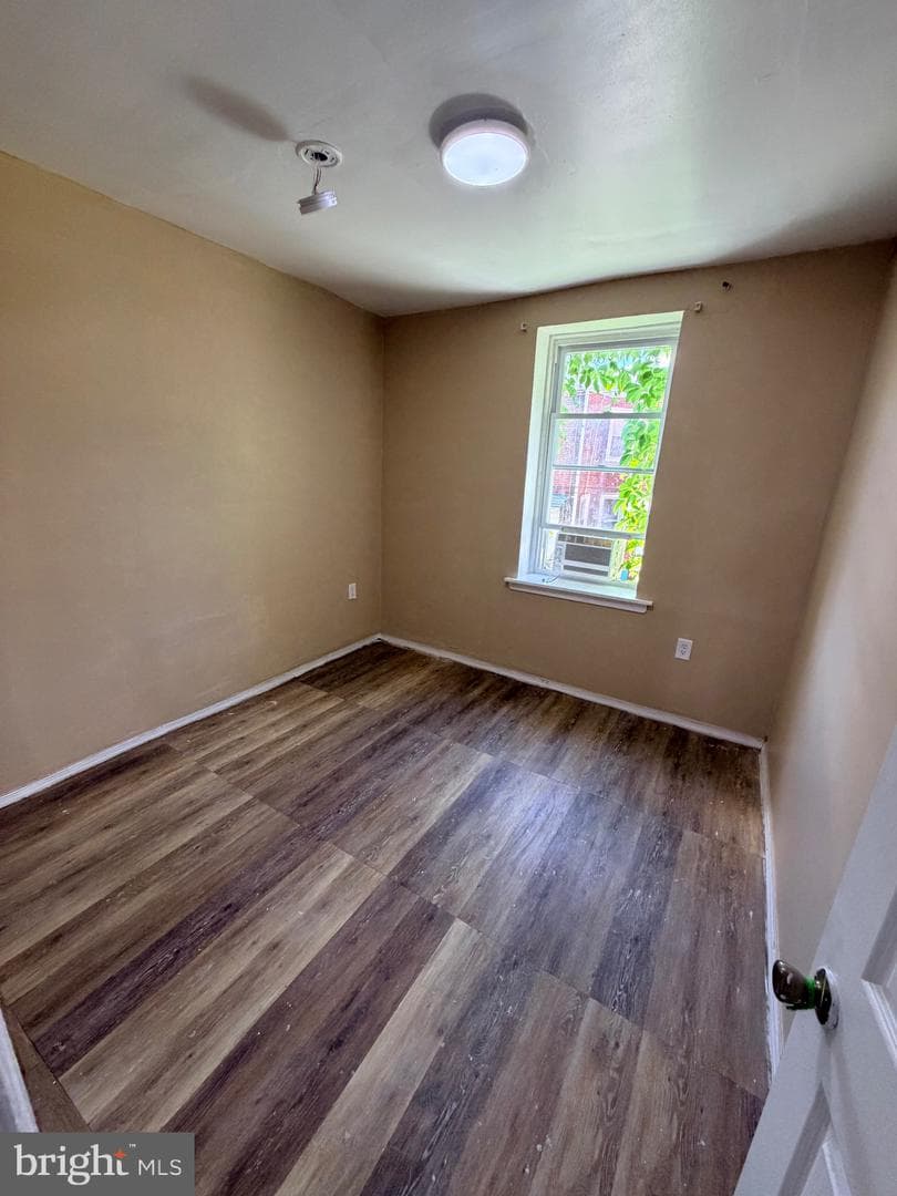 2164 Conlyn Street photo 4