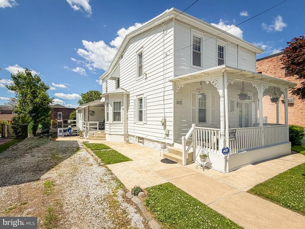 2132 Grant Ave photo 4