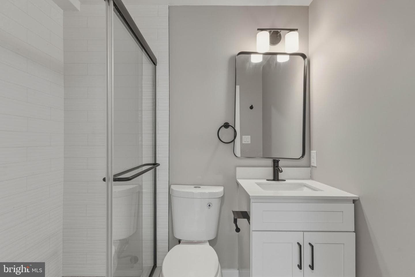 1725 W Thompson Street photo 27