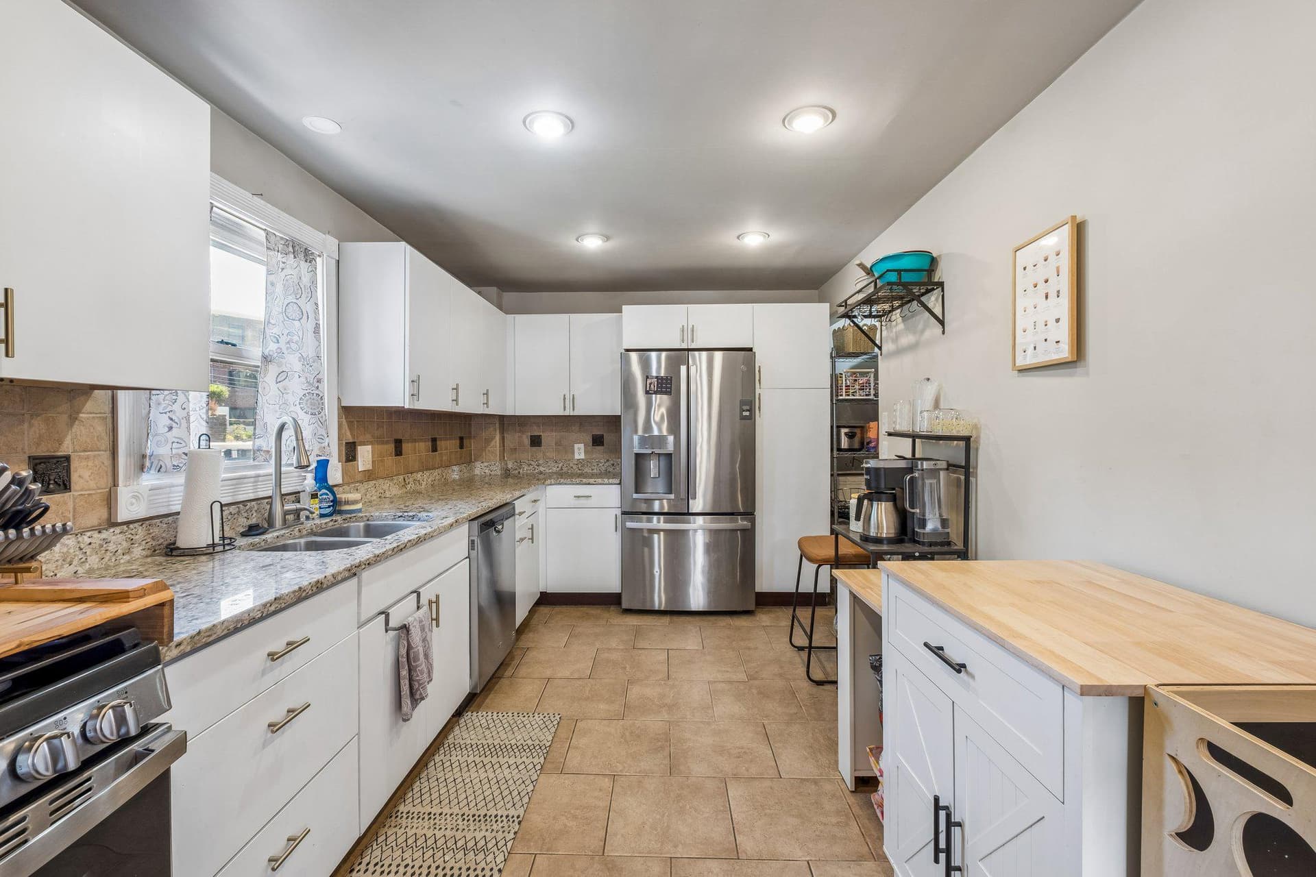 725 Hill Road photo 9