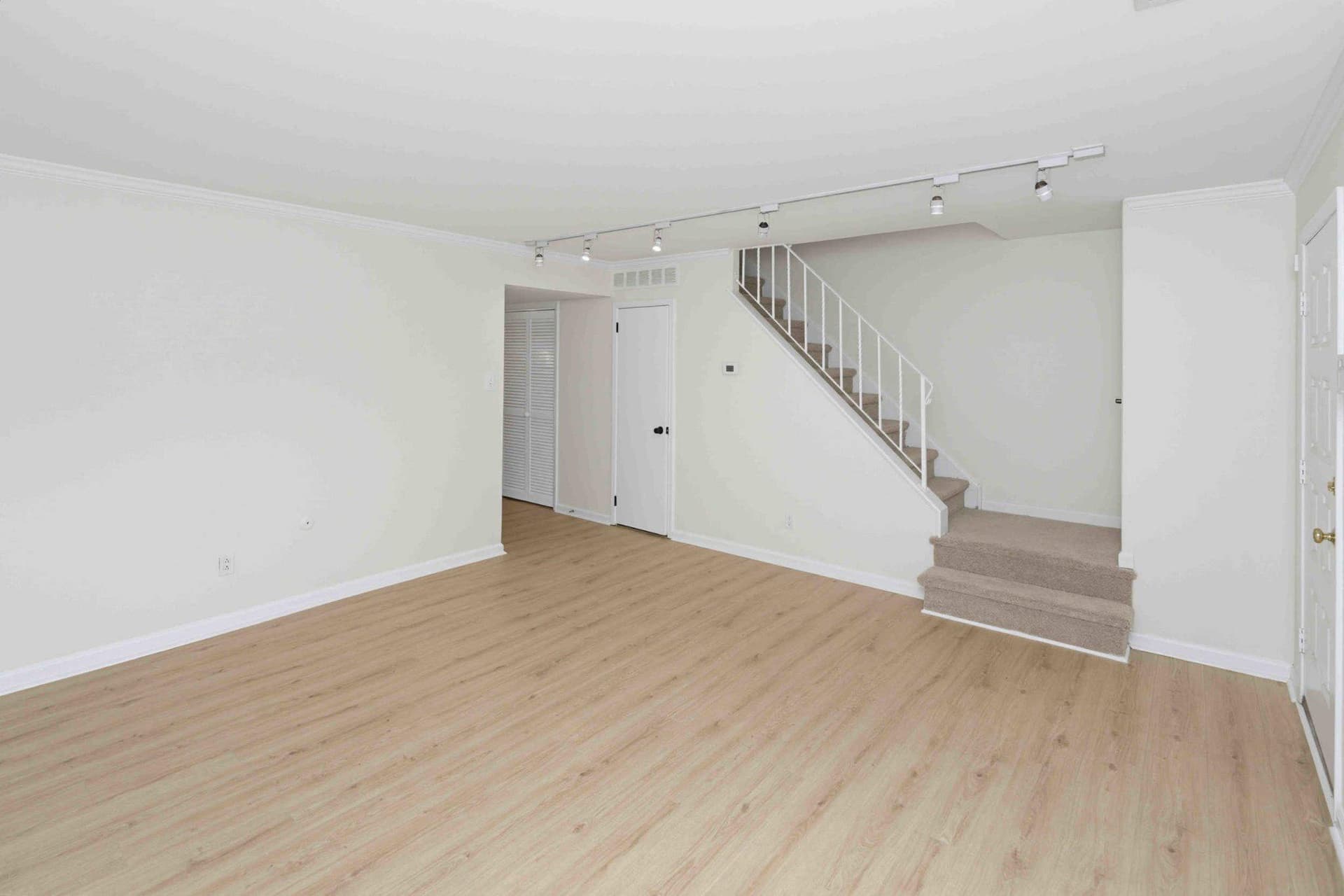 9807 Cowden Street photo 5