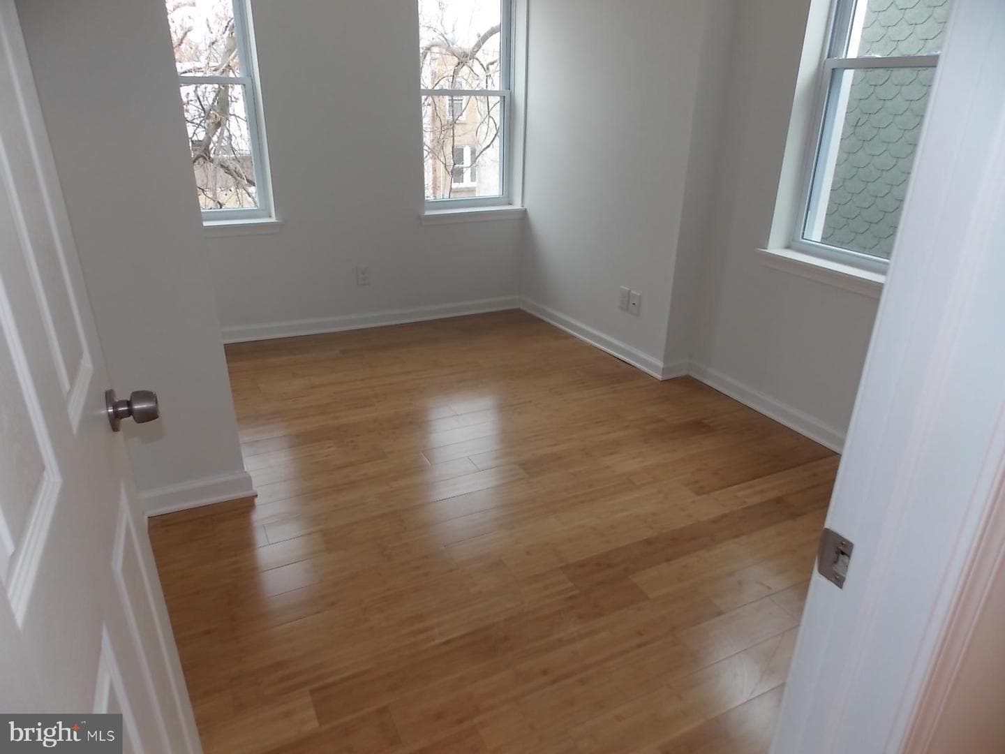 2534 W York Street photo 5