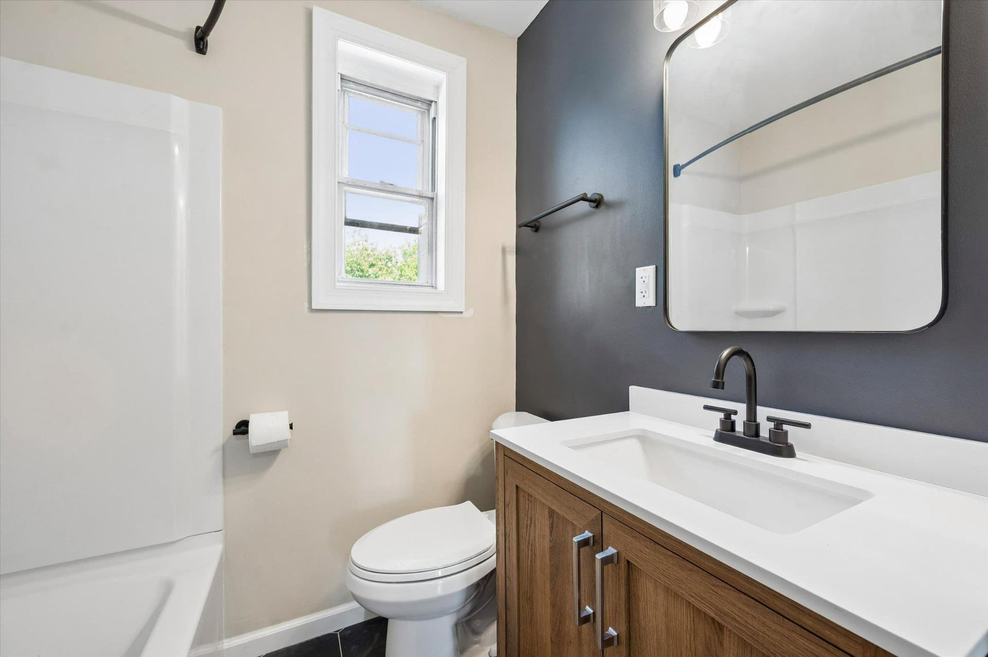 5850 Oakland Street photo 12