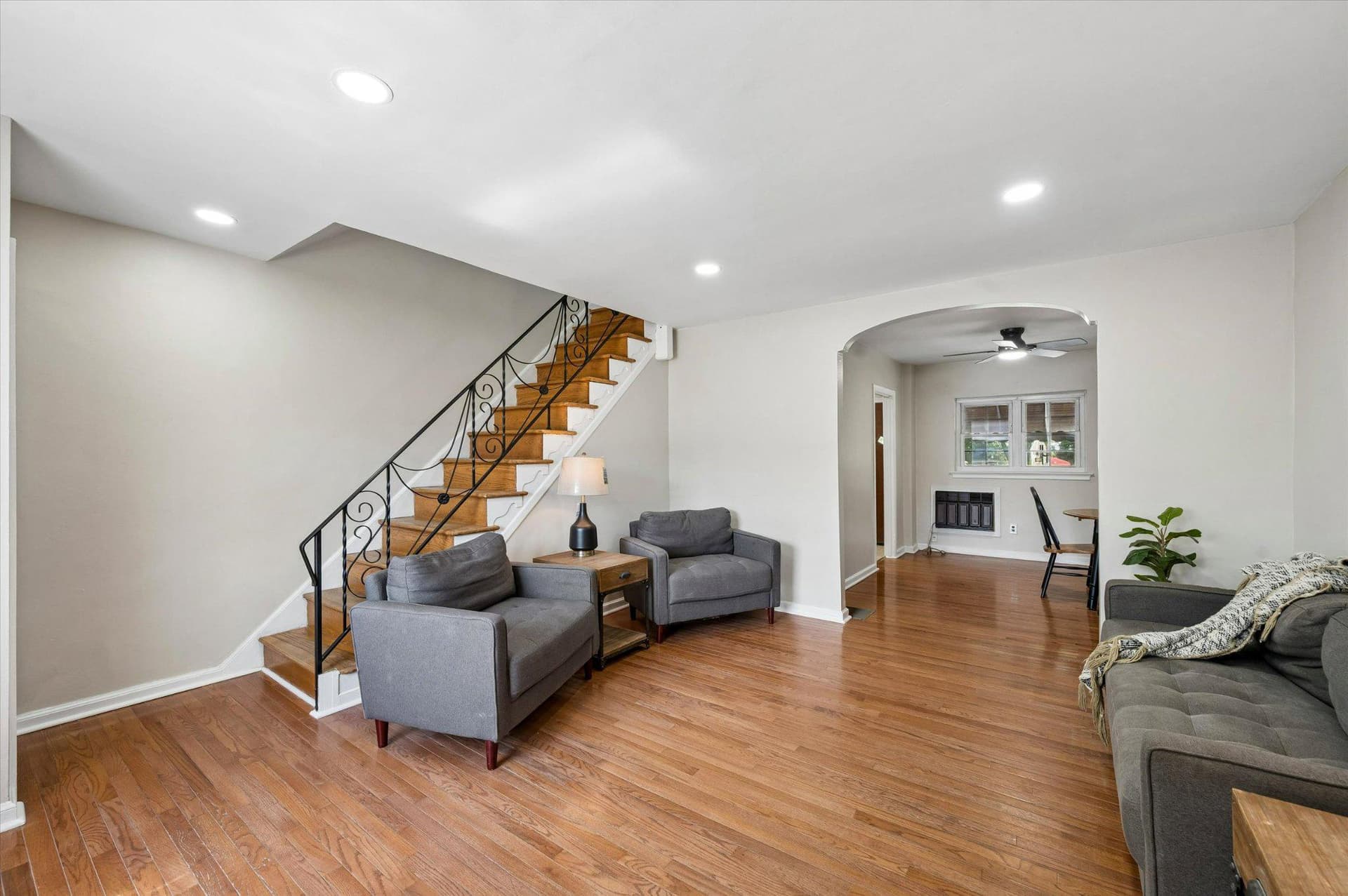 5850 Oakland Street photo 3