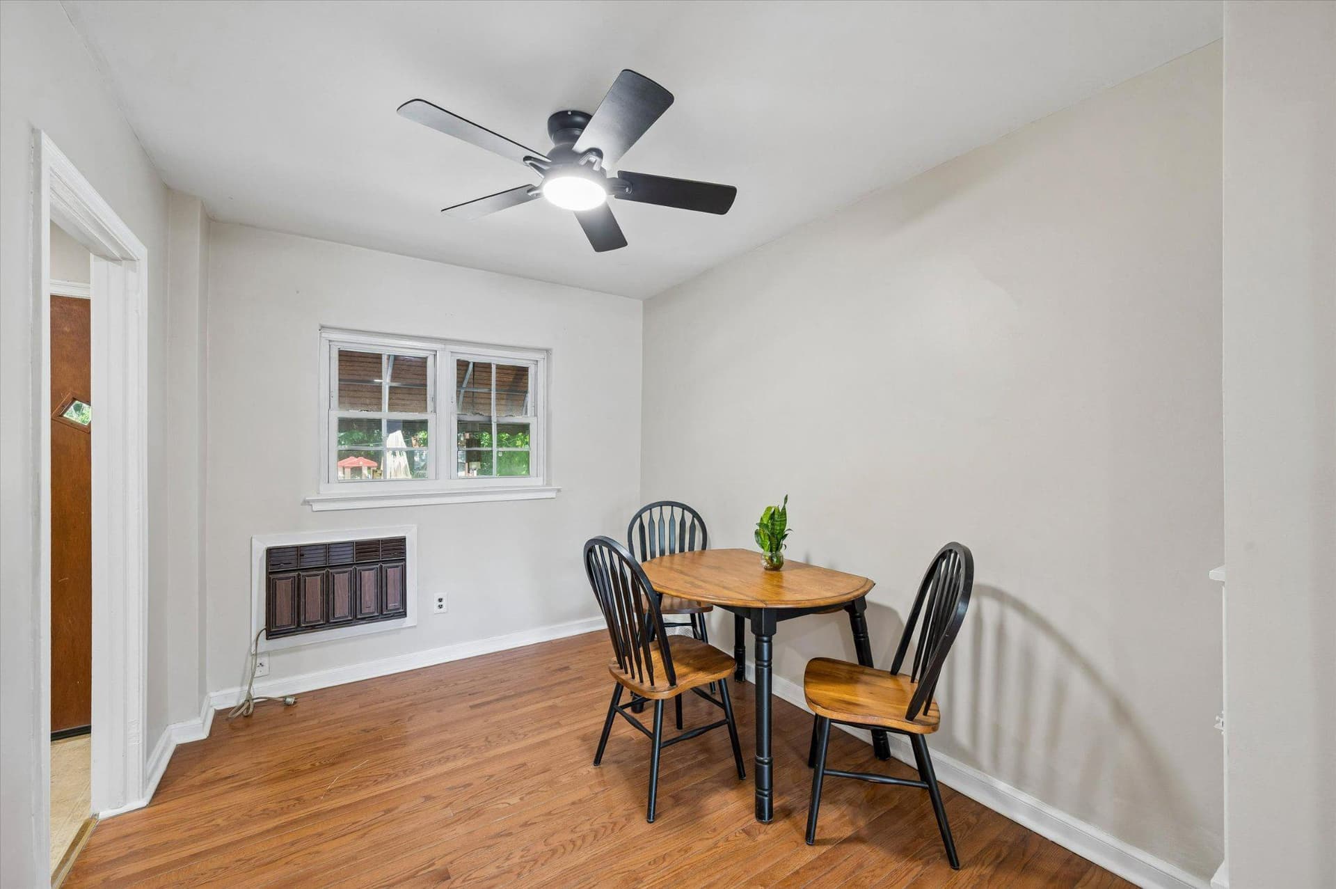 5850 Oakland Street photo 6