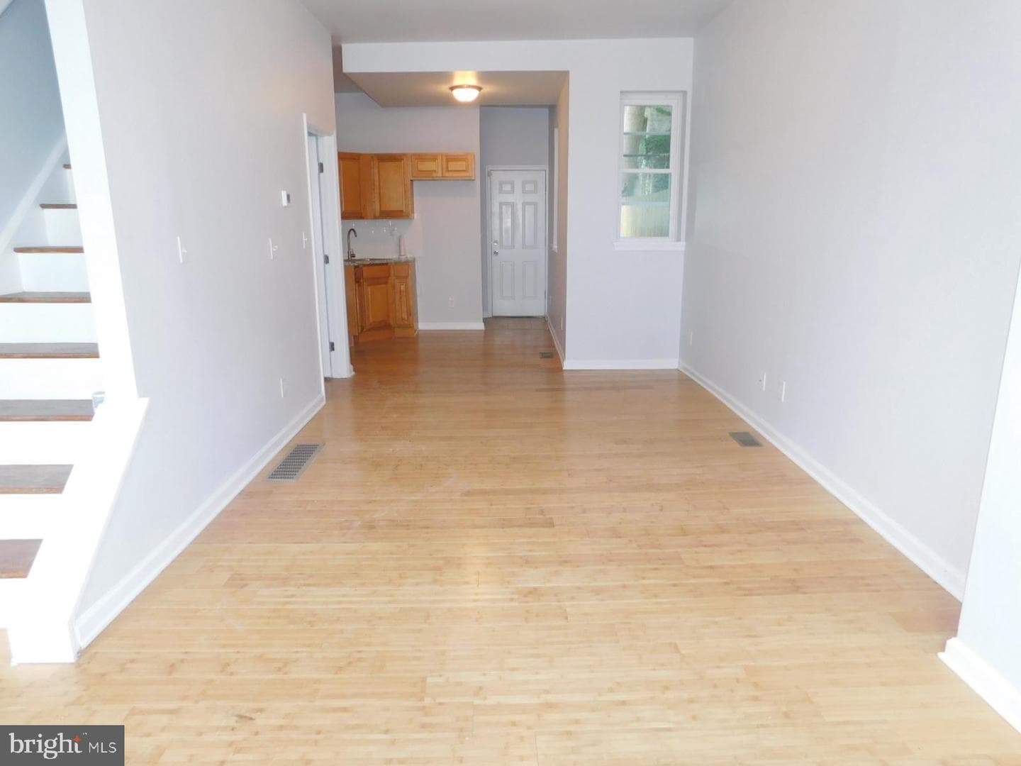 2546 N Sydenham Street photo 3