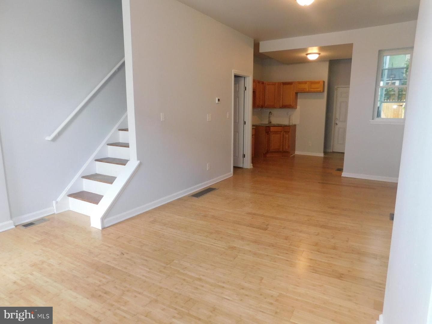 2546 N Sydenham Street photo 4