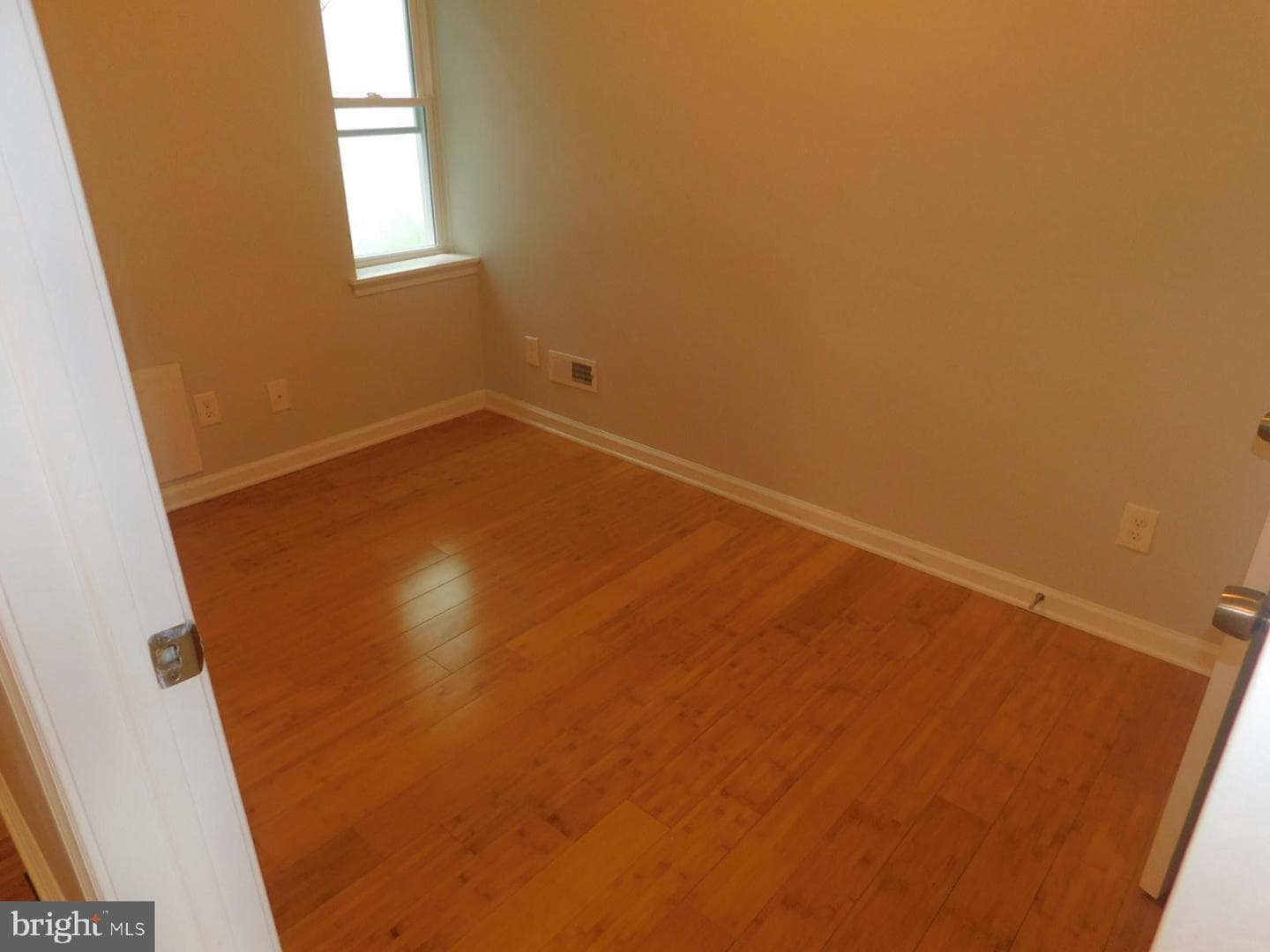 2546 N Sydenham Street photo 8