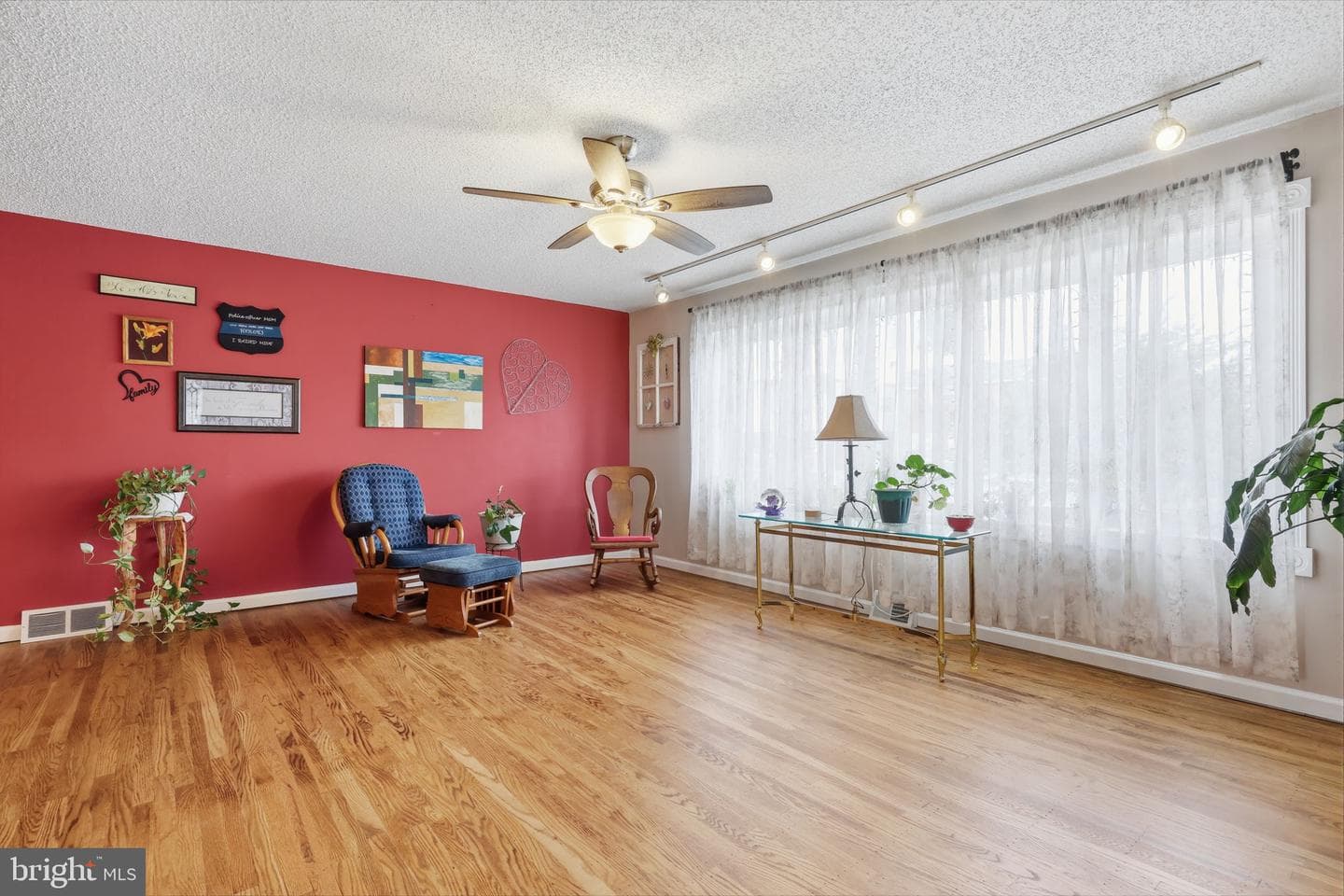 2742 Mower Street photo 3
