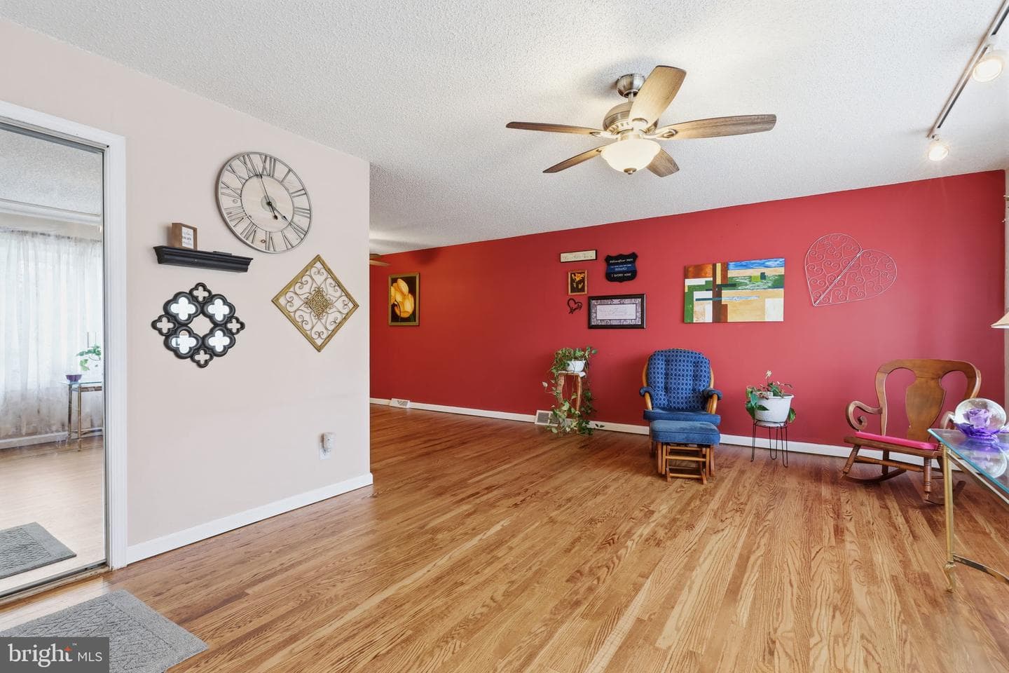 2742 Mower Street photo 4
