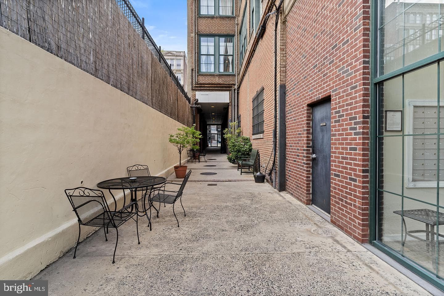 1010 Arch Street #603 photo 3