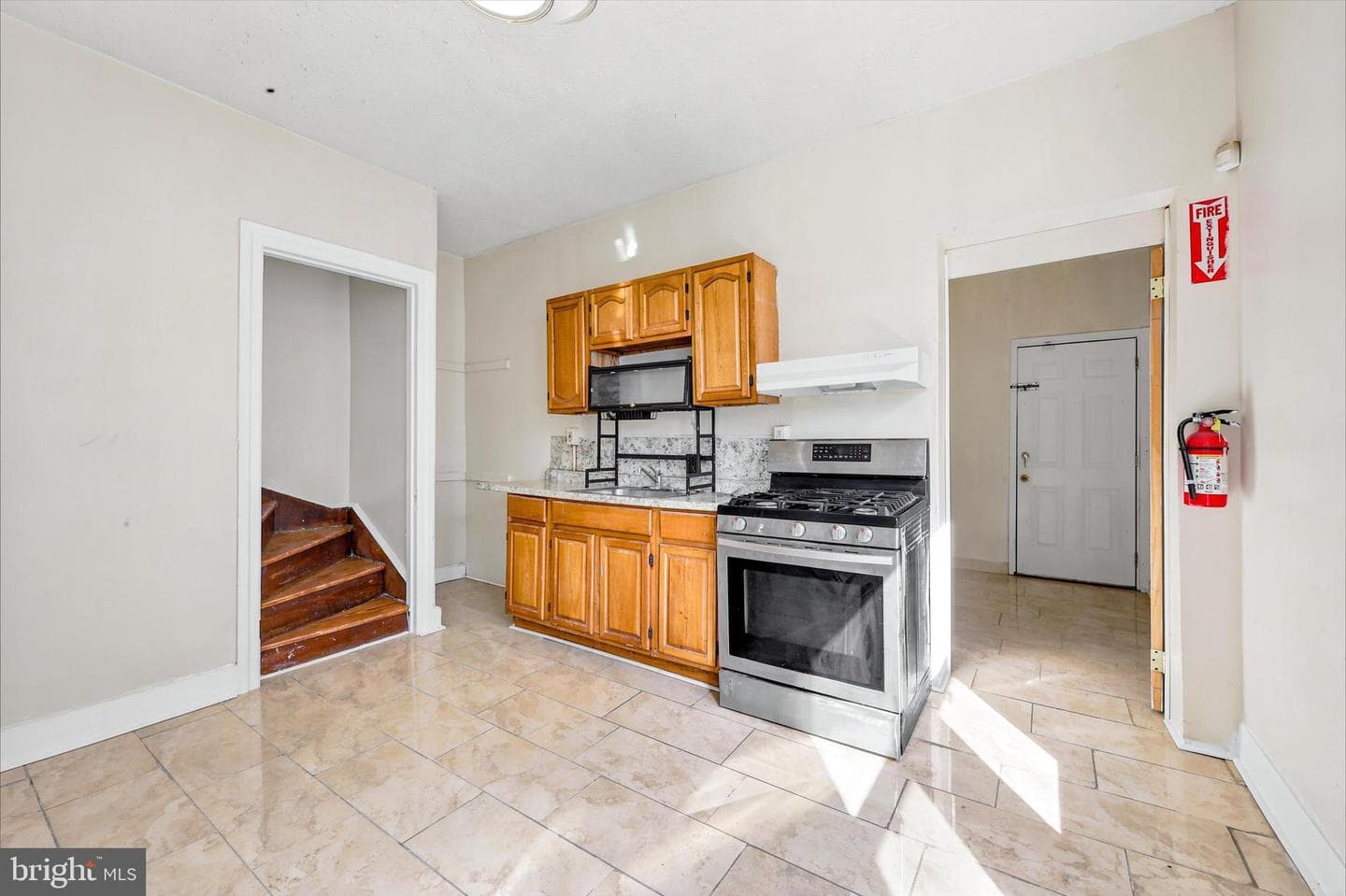 51 E High Street photo 8