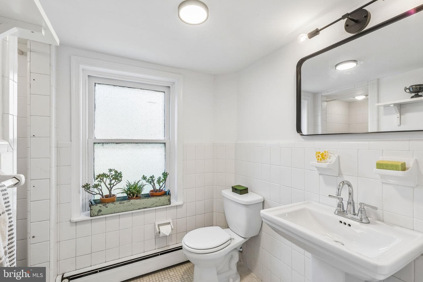 2410 Manning St photo 13