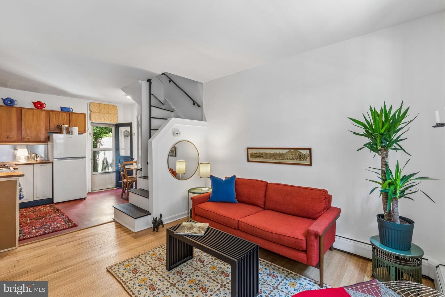 2410 Manning St photo 3