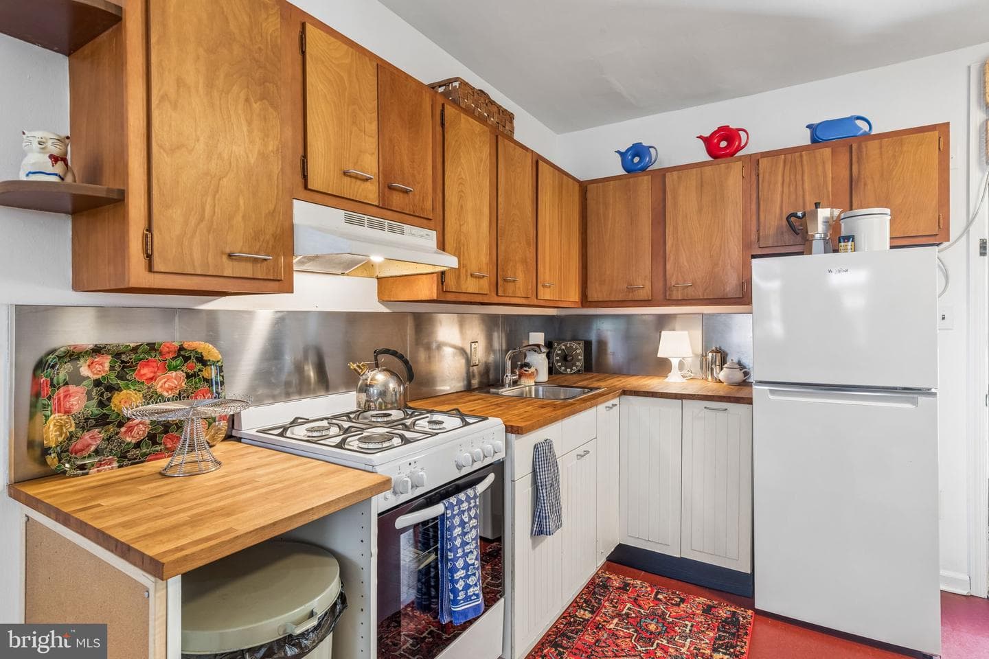 2410 Manning St photo 6