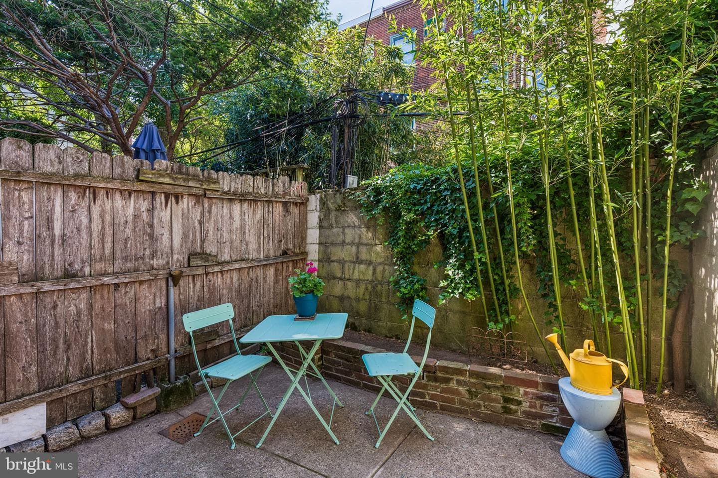 2410 Manning St photo 9