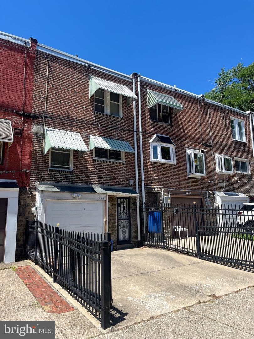 6223 N Hancock Street photo 6