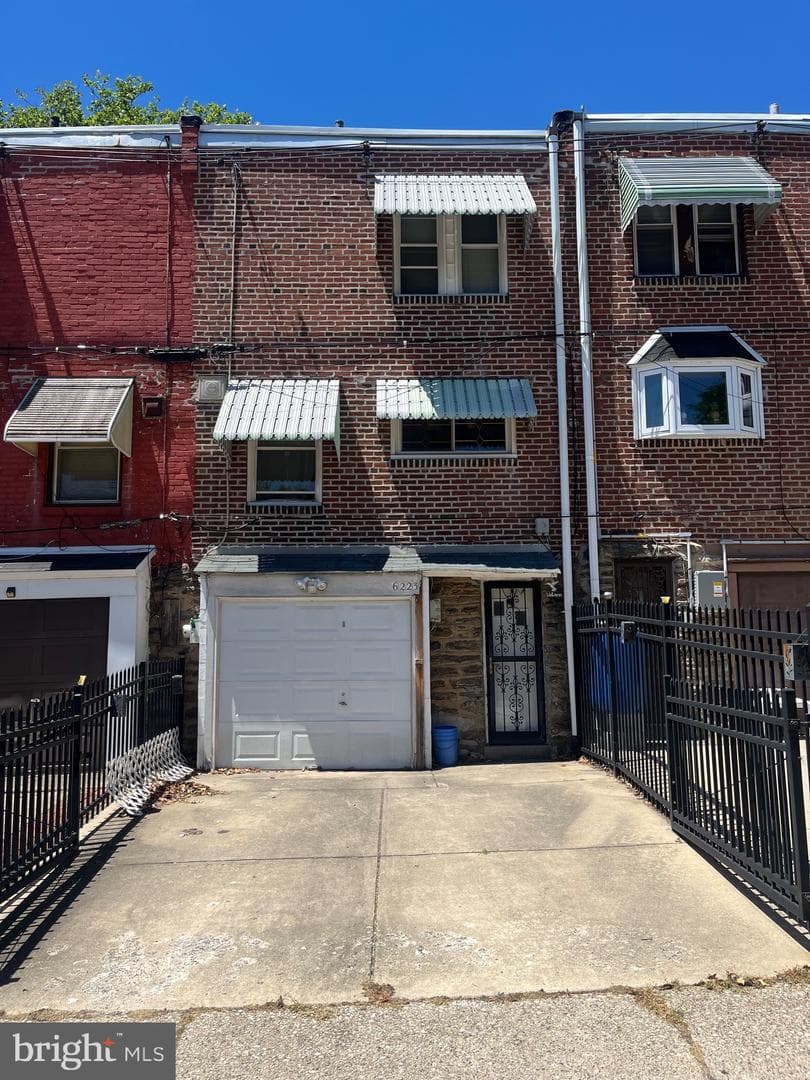 6223 N Hancock Street photo 9