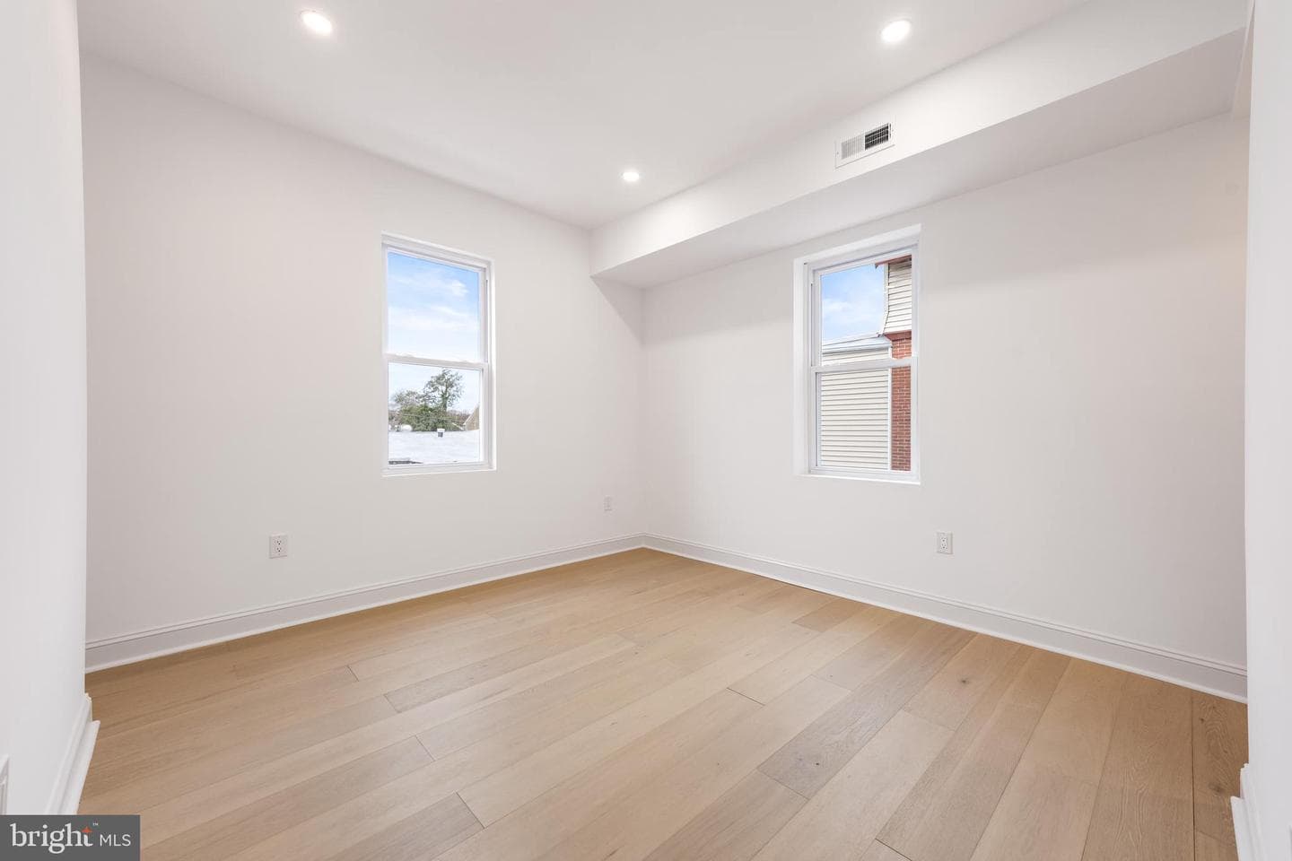 240 W Earlham Terrace photo 18