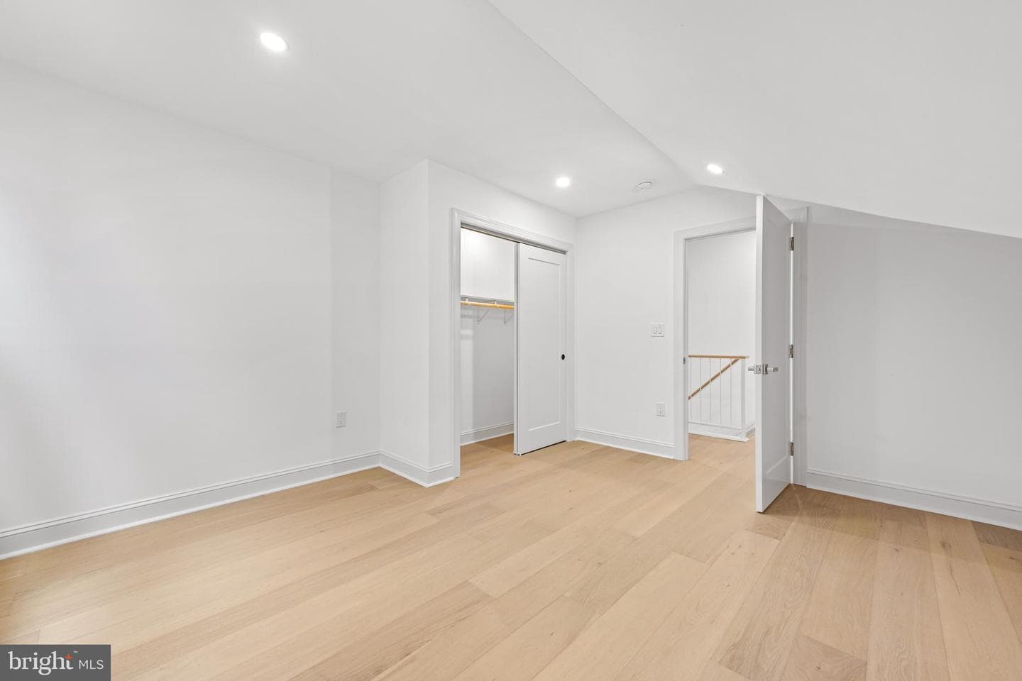 240 W Earlham Terrace photo 32