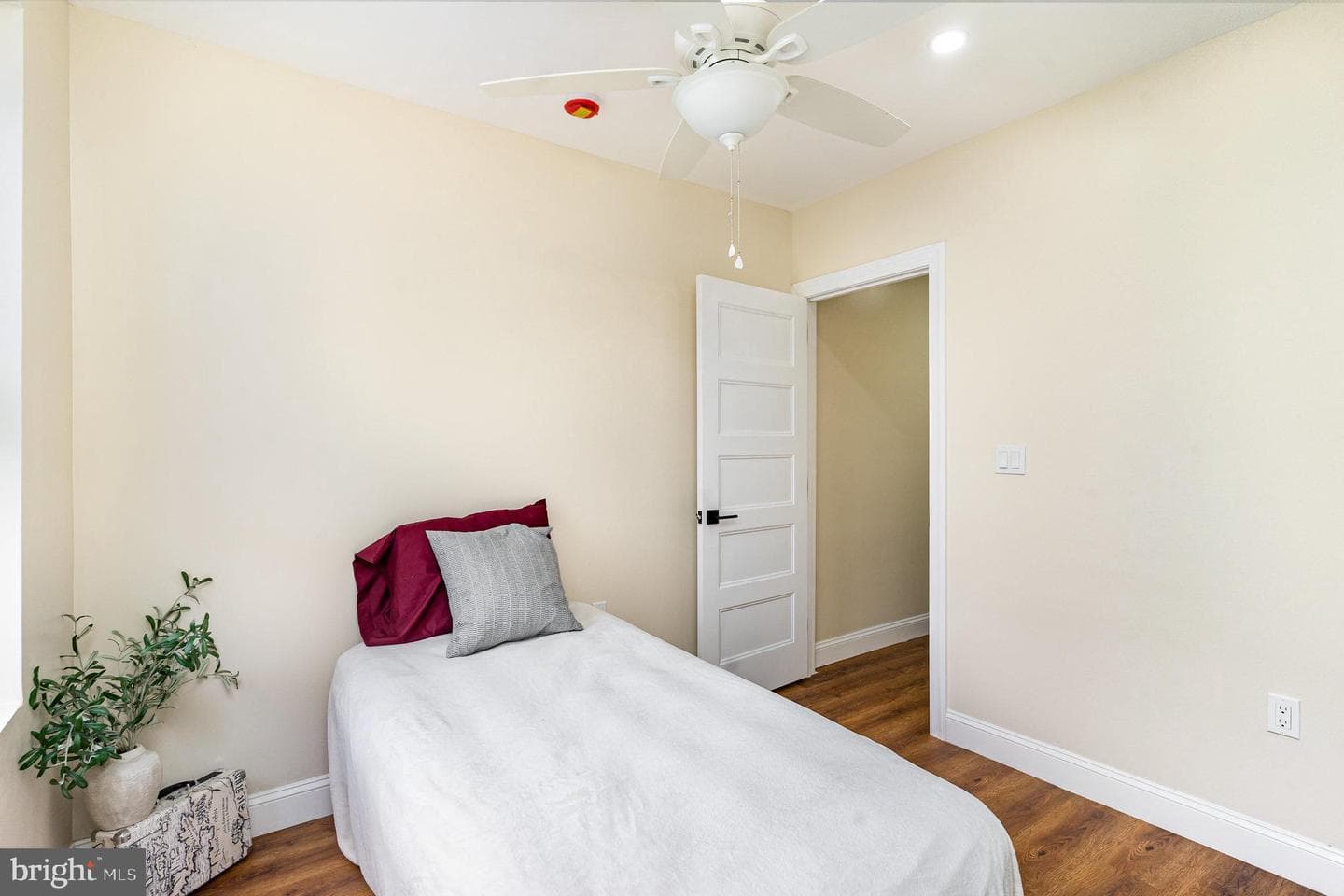 5637 Rodman Street photo 20