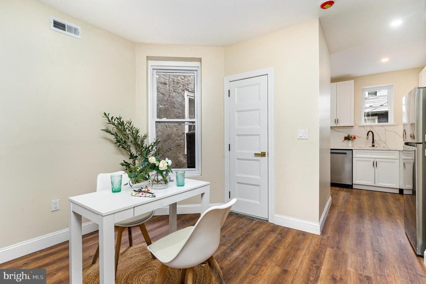 5637 Rodman Street photo 9