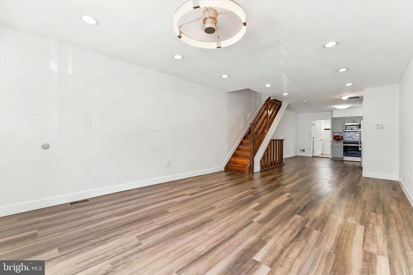 601 Watkins Street photo 3