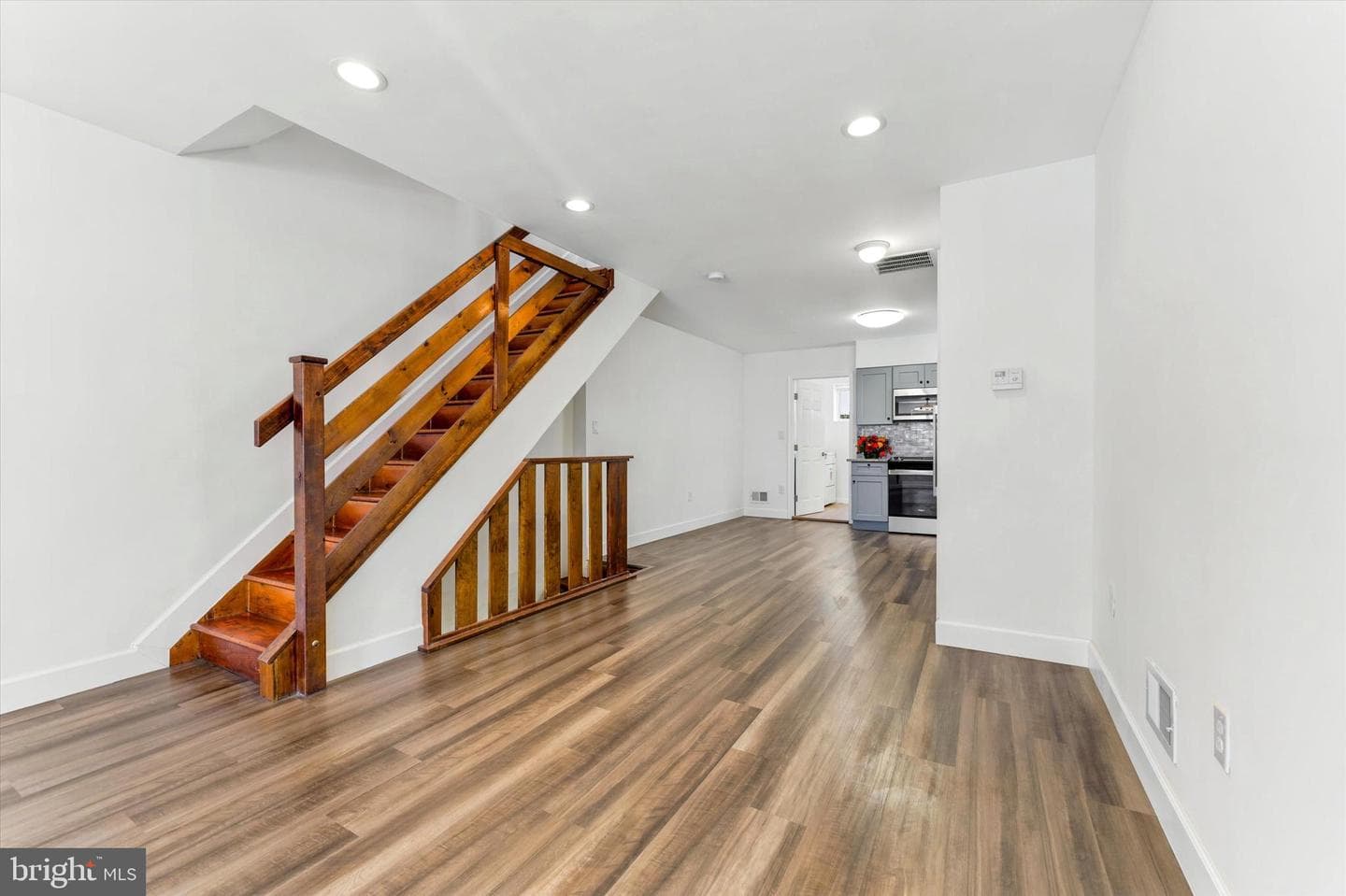 601 Watkins Street photo 4