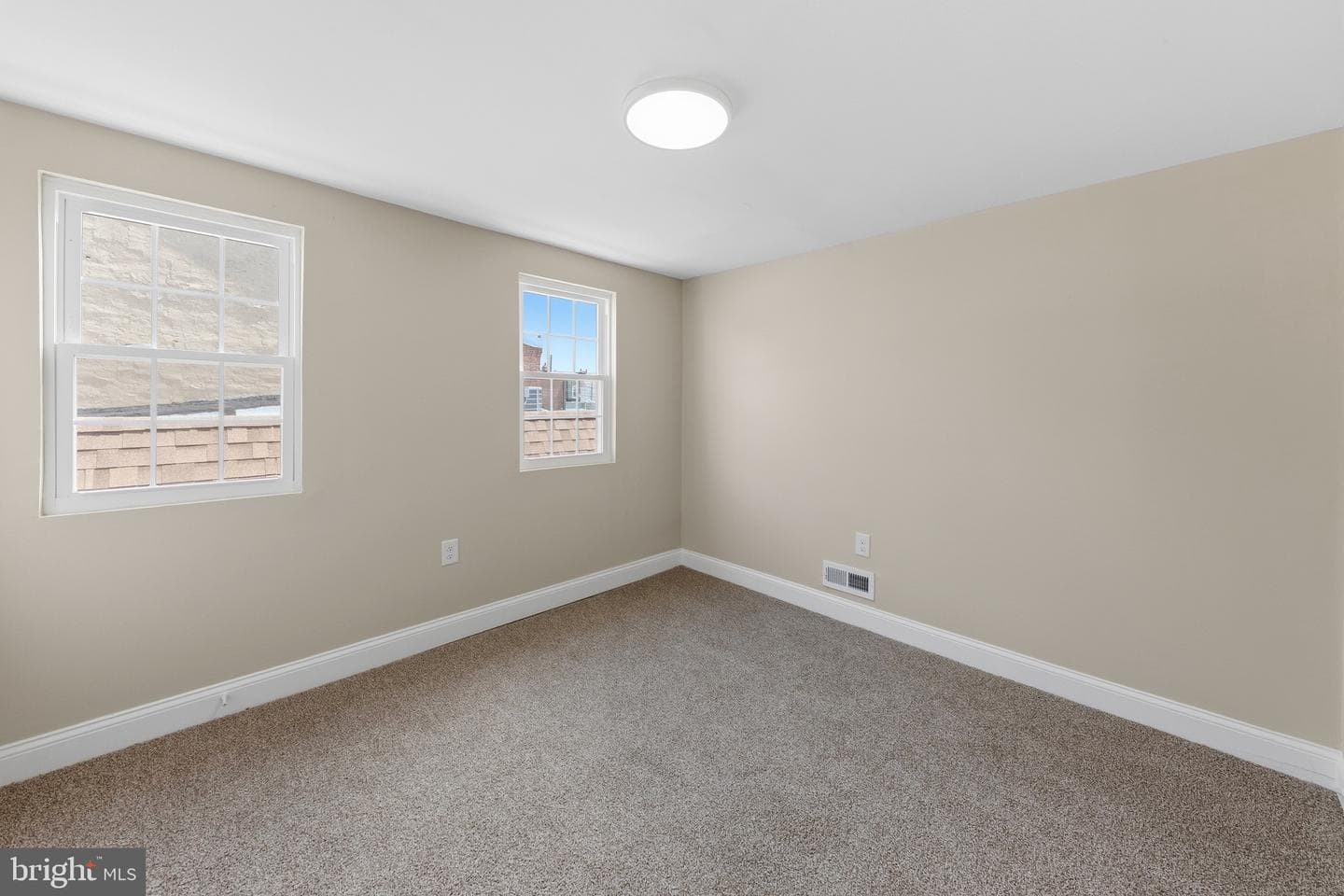 4627 Edgemont Street photo 24