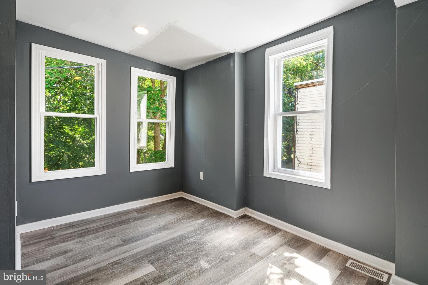 1307 S Hanson Street photo 10