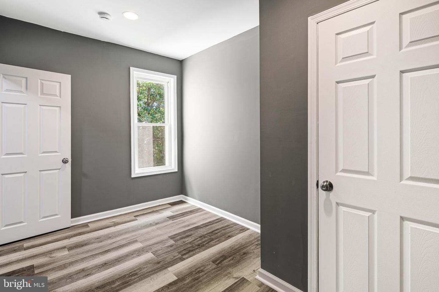 1307 S Hanson Street photo 8