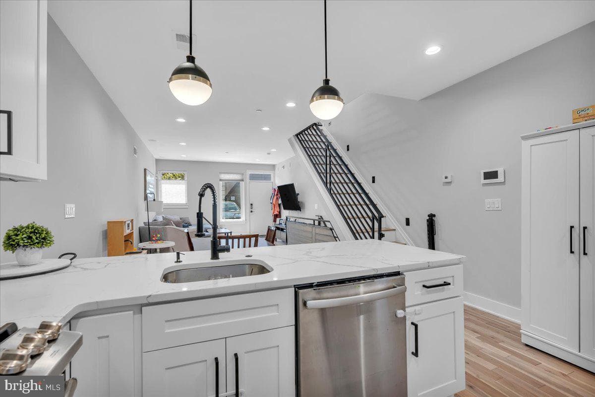 2606 Trenton Avenue photo 8