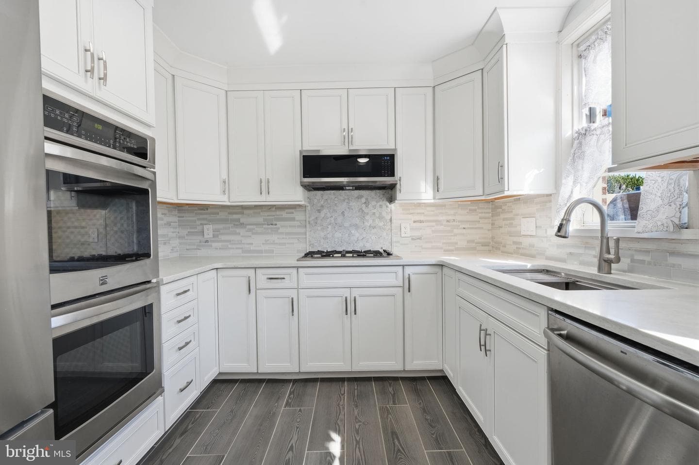 1025 Friendship Street photo 12
