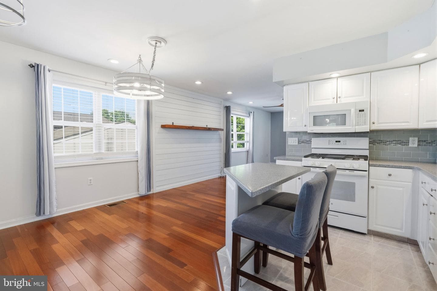 9223 Marsden Street photo 12