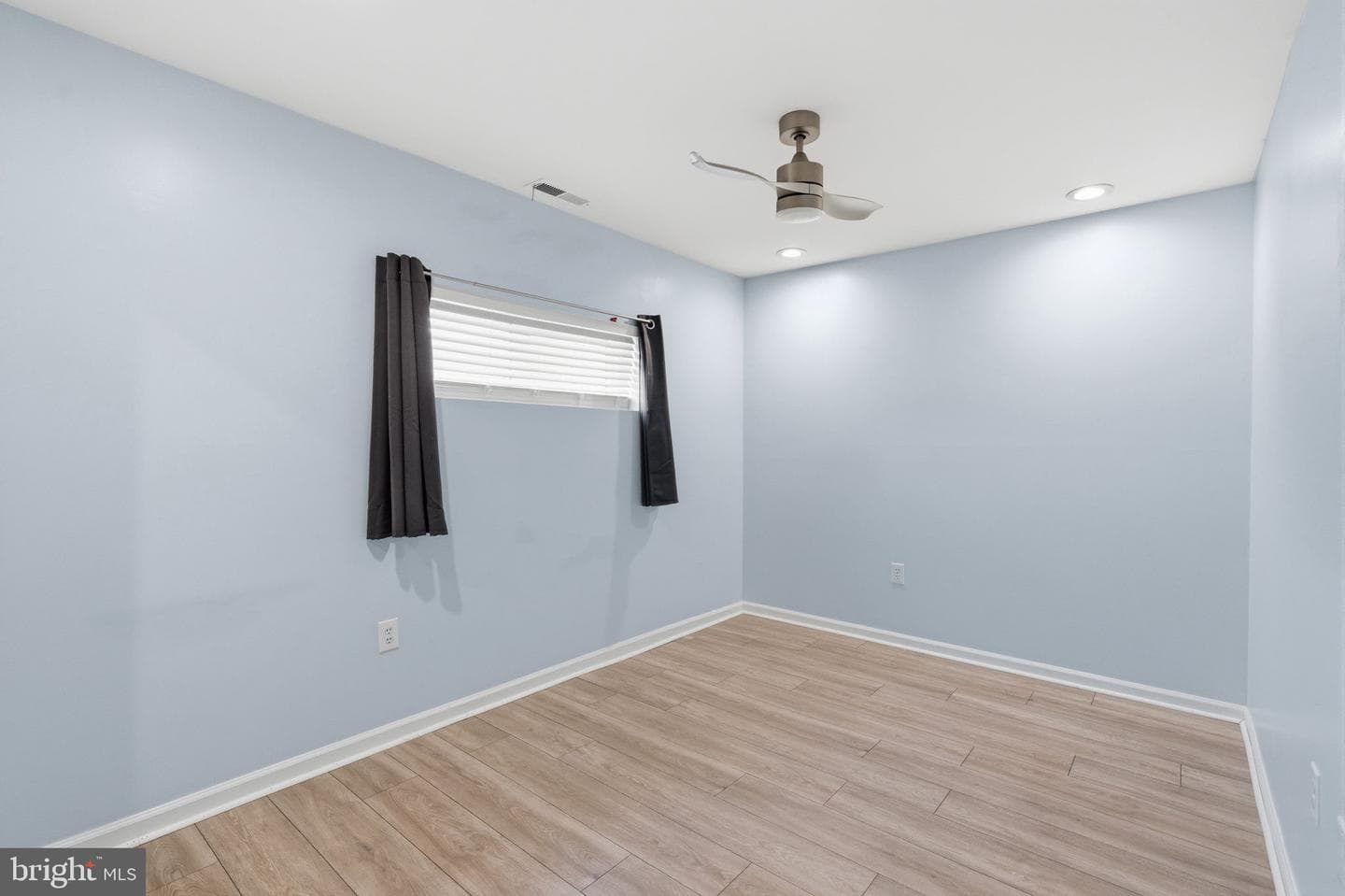 9223 Marsden Street photo 28